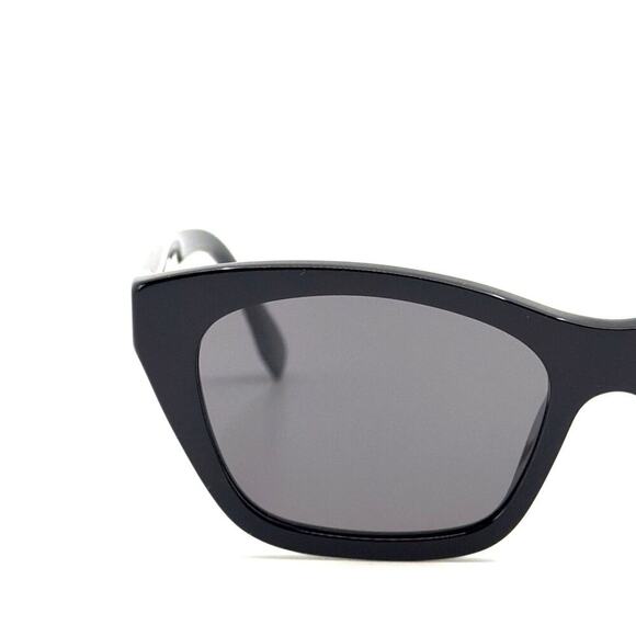 New!!! FENDI Sunglasses FE40205I 01A Authentic main image 6